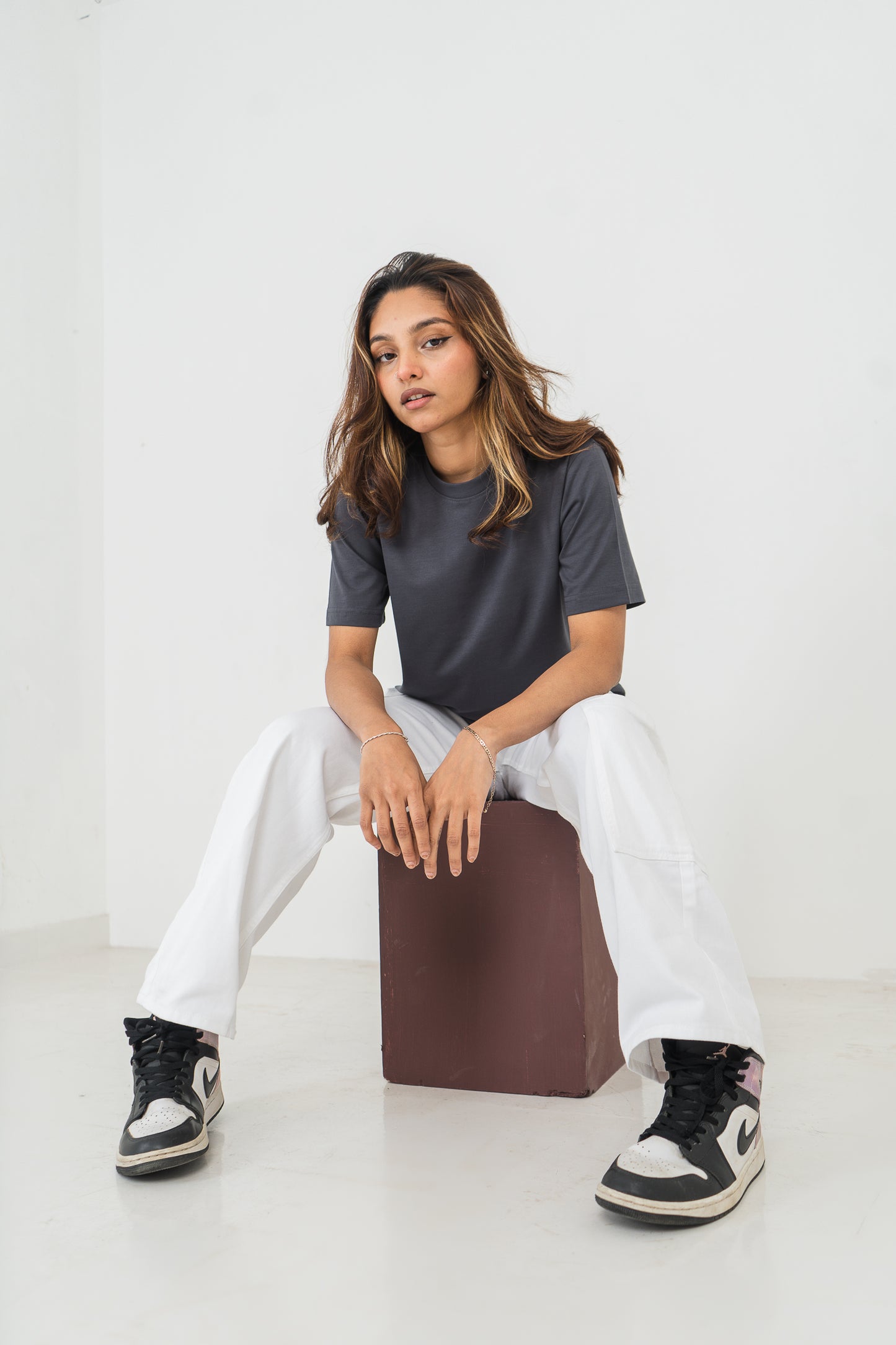 Basic T-Shirt- Unisex - Charcoal