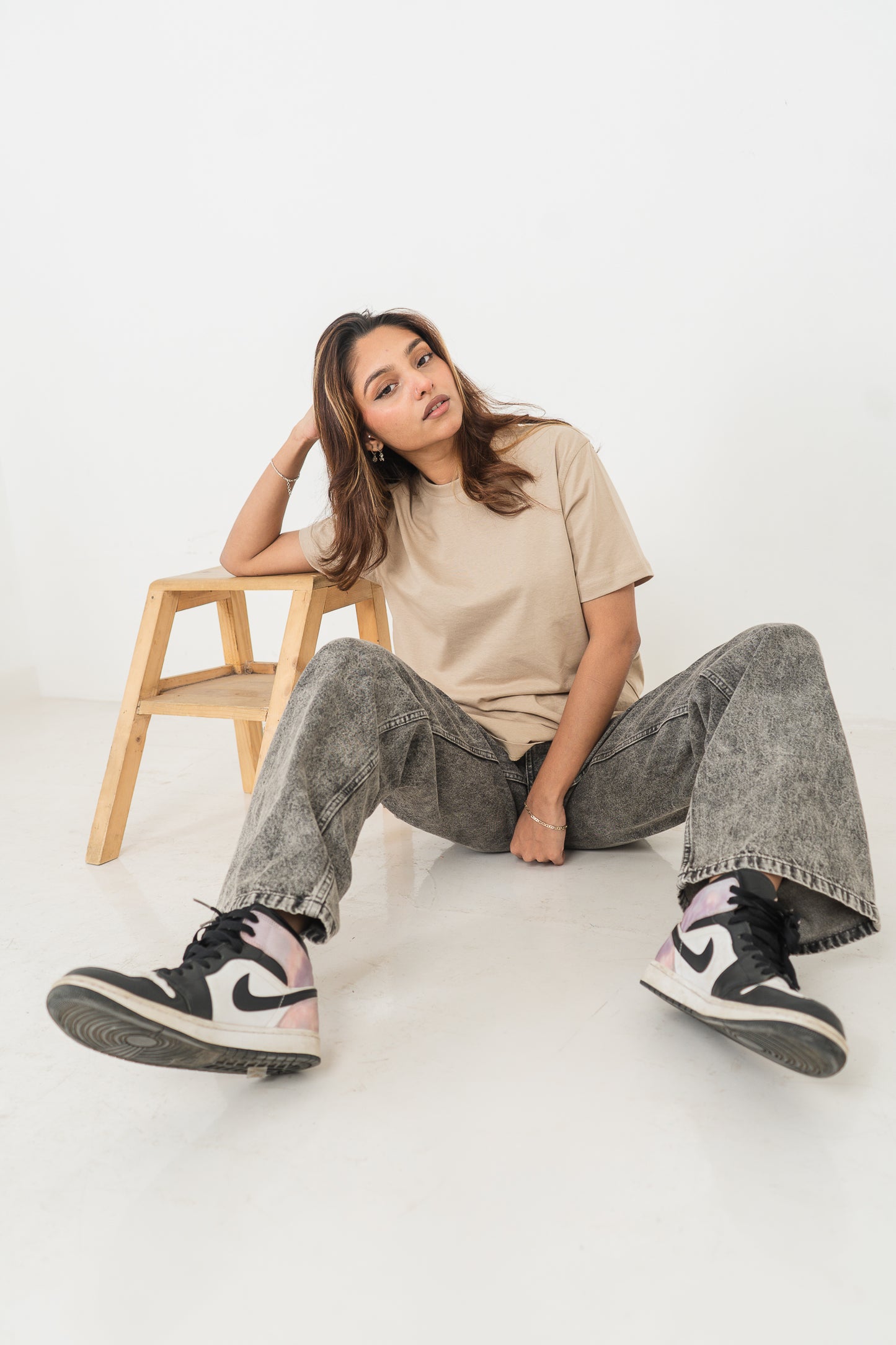 Basic T-Shirt- Unisex - Beige