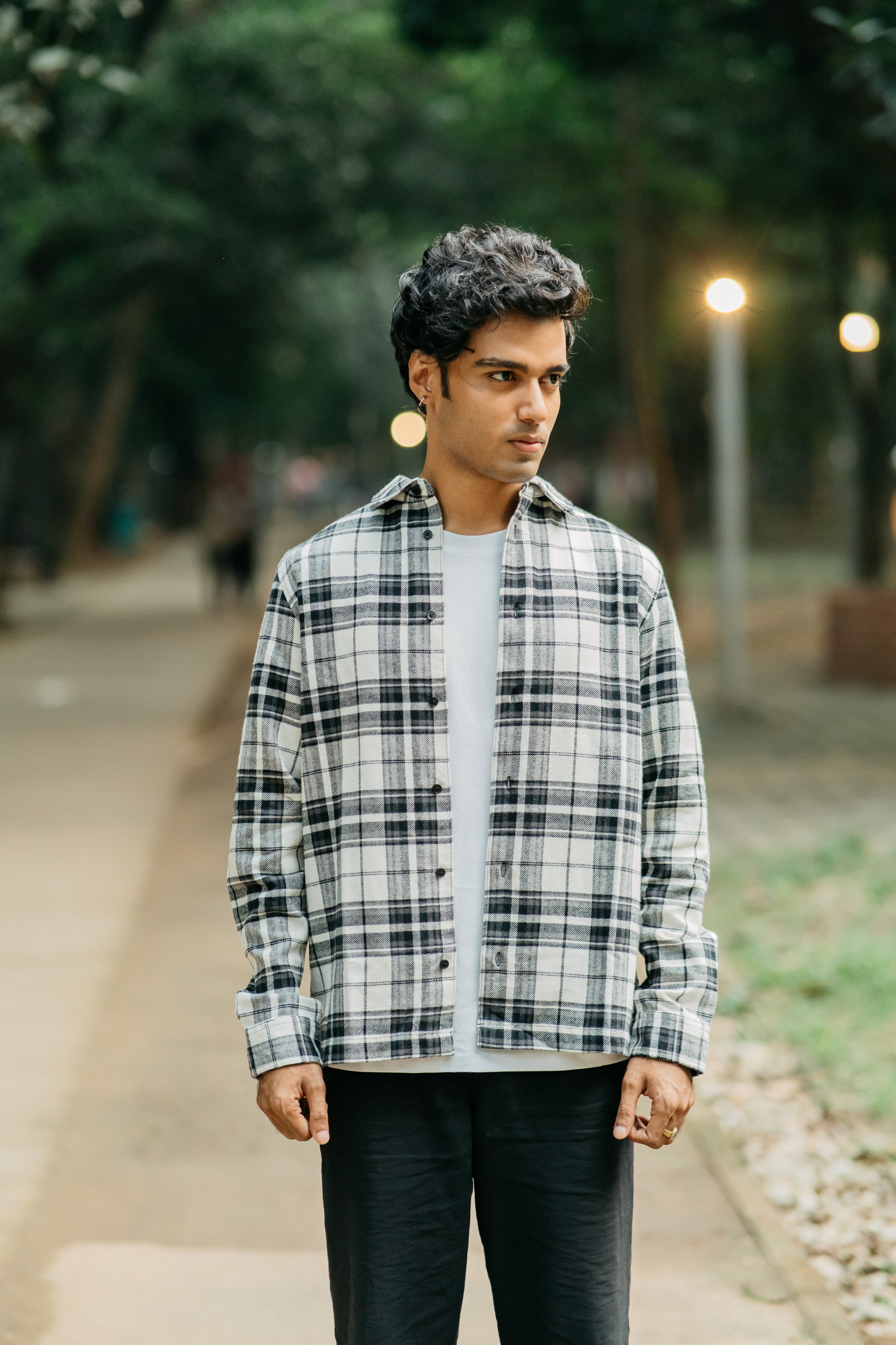 পুরুষদের জন্য ফ্লানেল শার্ট - কালো এবং সাদা