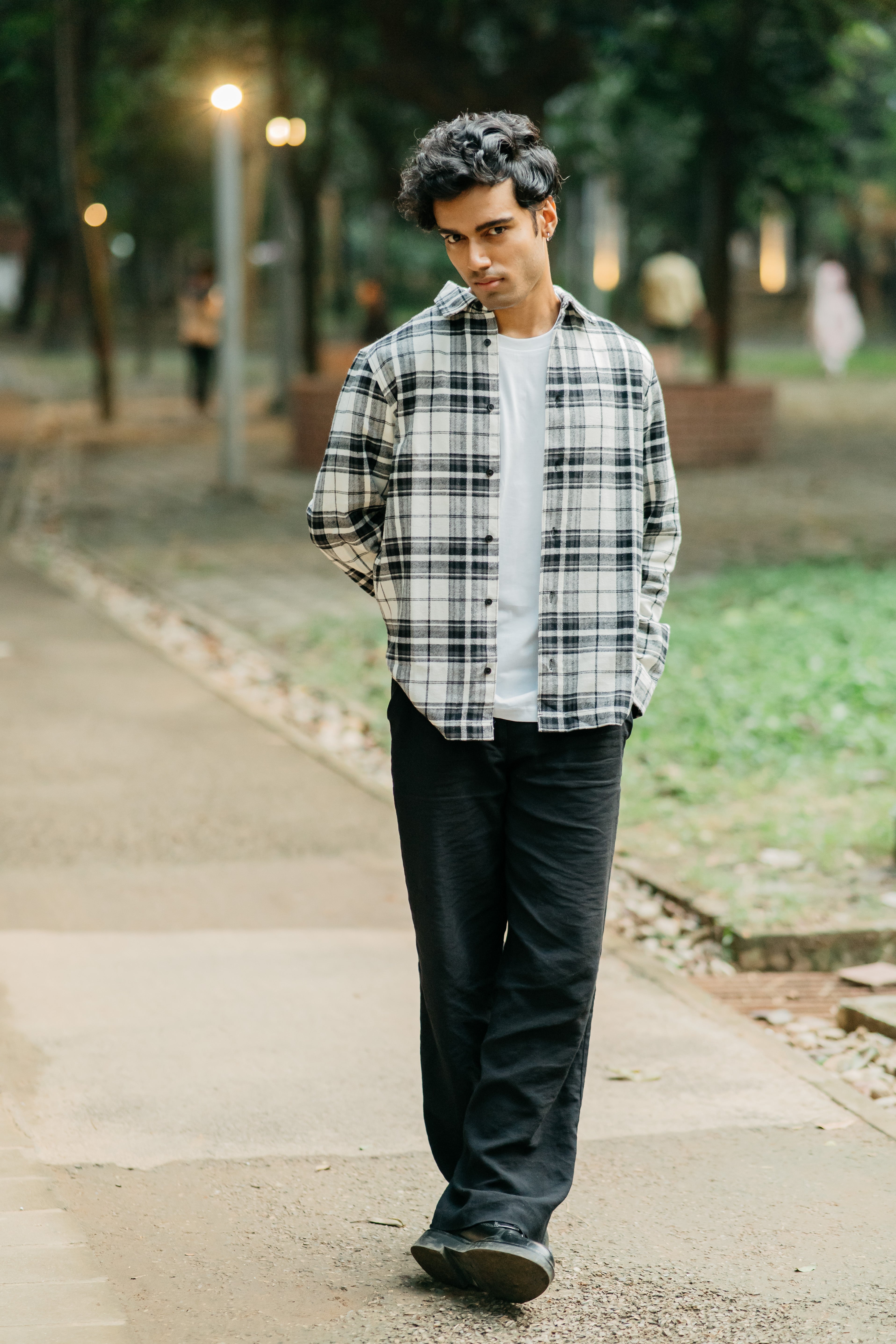 পুরুষদের জন্য ফ্লানেল শার্ট - কালো এবং সাদা