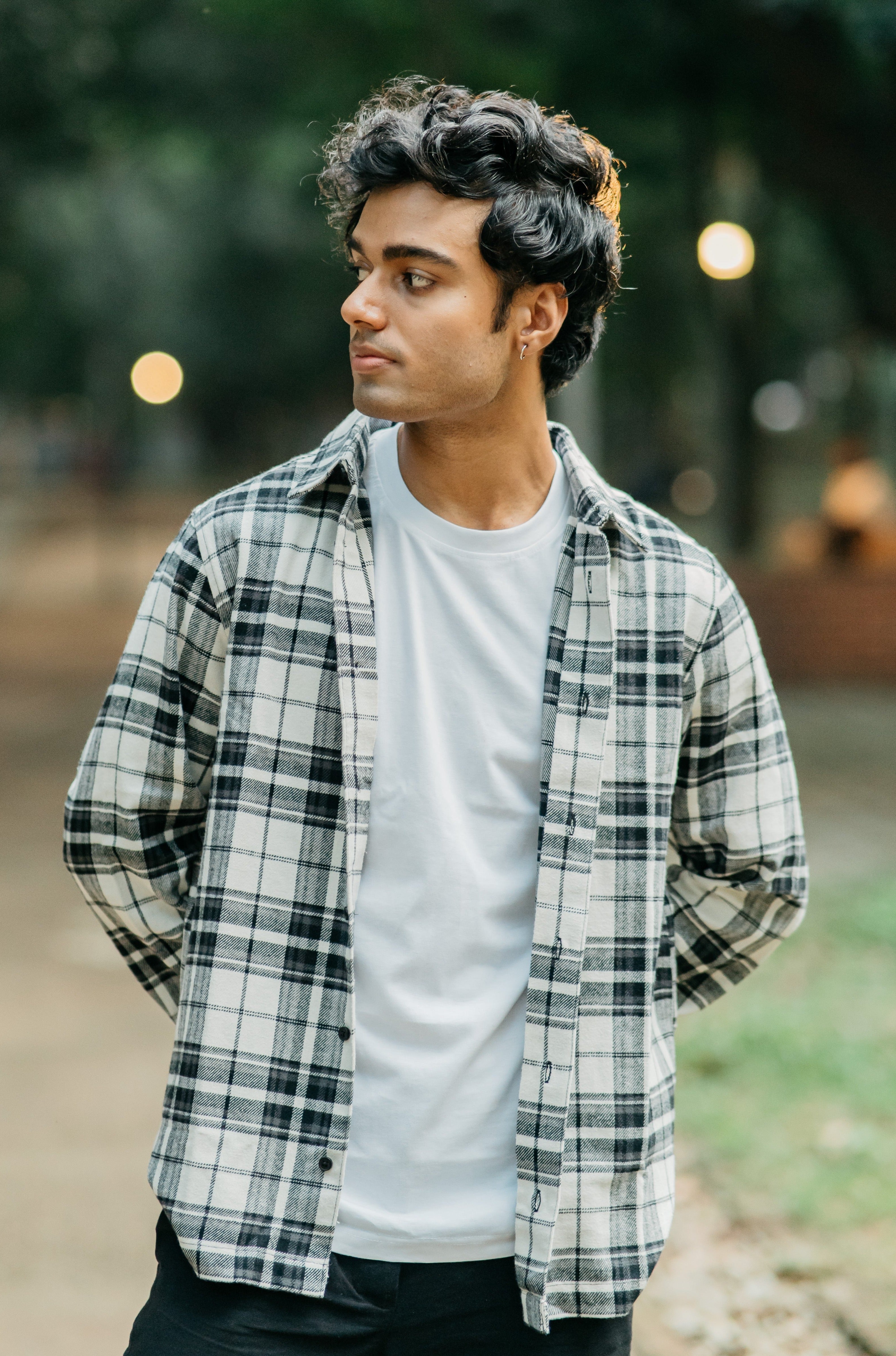 পুরুষদের জন্য ফ্লানেল শার্ট - কালো এবং সাদা