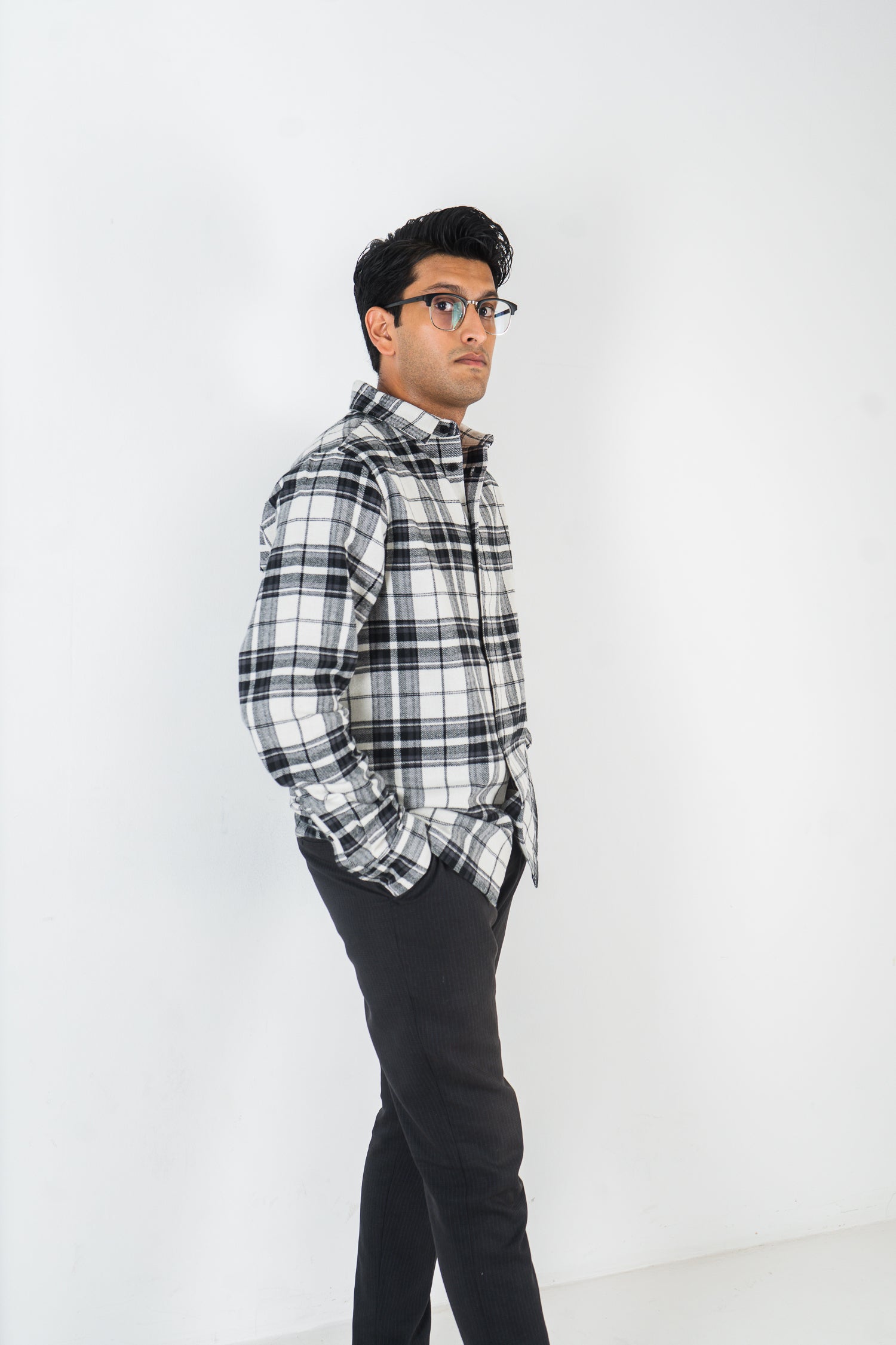 পুরুষদের জন্য ফ্লানেল শার্ট - কালো এবং সাদা