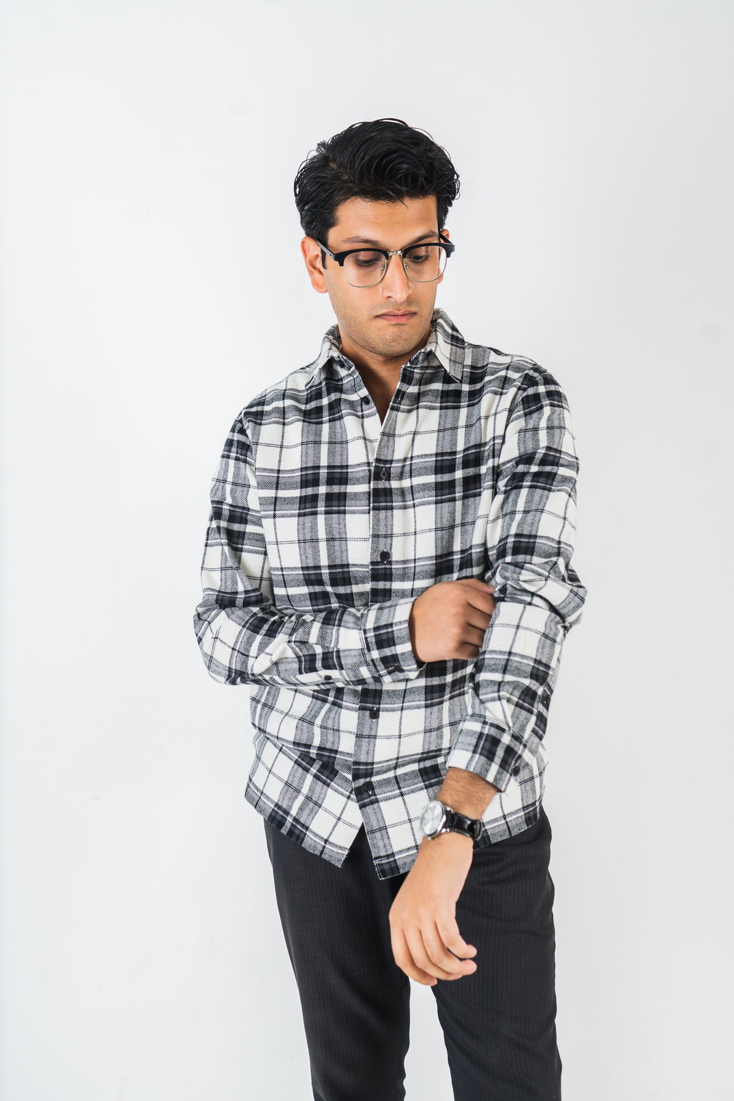 পুরুষদের জন্য ফ্লানেল শার্ট - কালো এবং সাদা