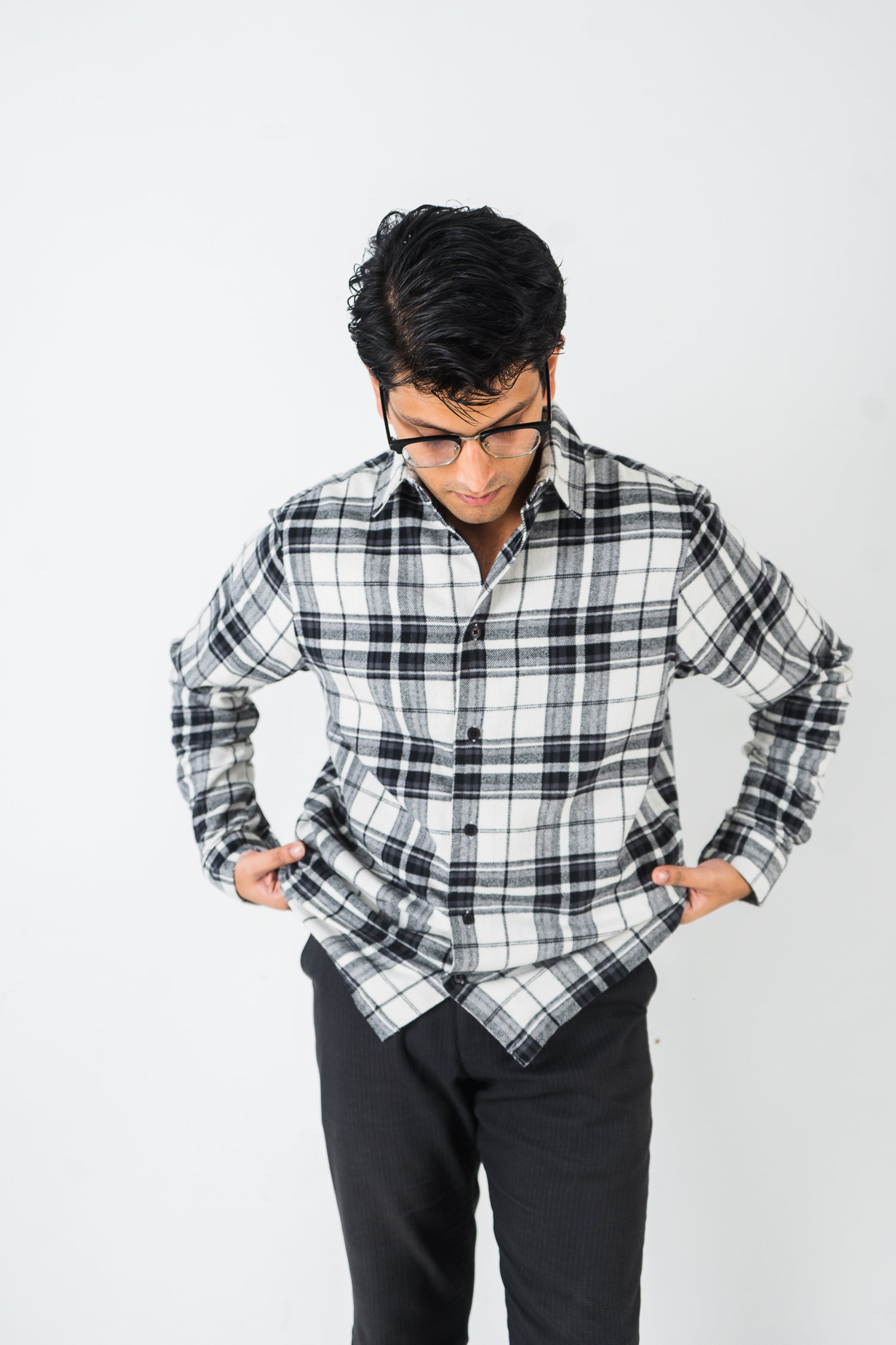 পুরুষদের জন্য ফ্লানেল শার্ট - কালো এবং সাদা