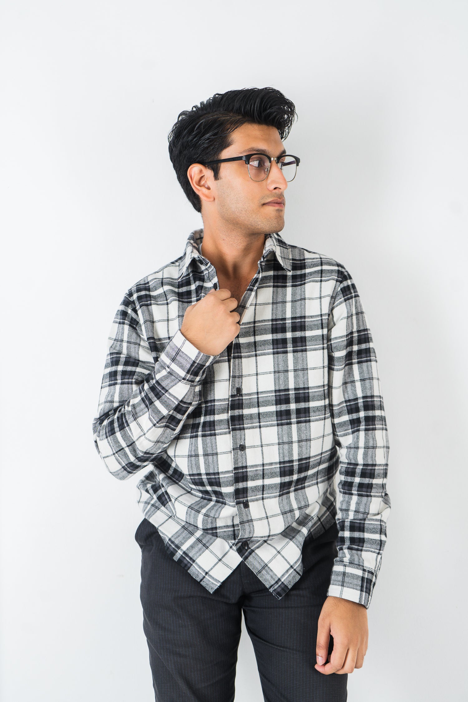 পুরুষদের জন্য ফ্লানেল শার্ট - কালো এবং সাদা