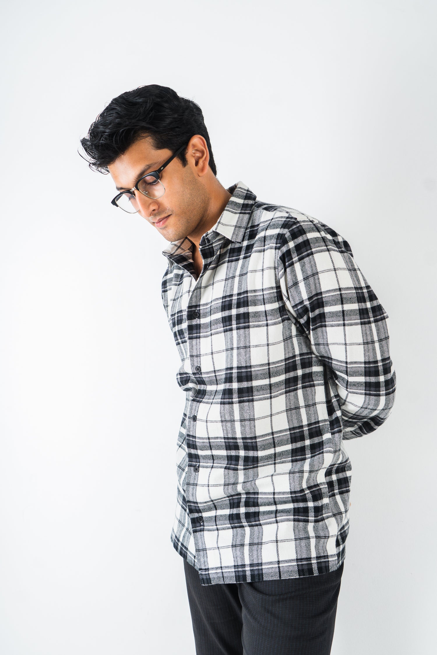 পুরুষদের জন্য ফ্লানেল শার্ট - কালো এবং সাদা