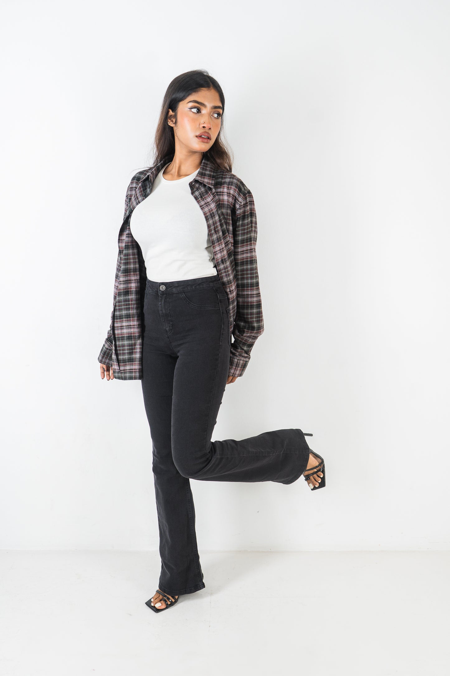 Flared Jeans - Bootcut - High Waist Black Denim