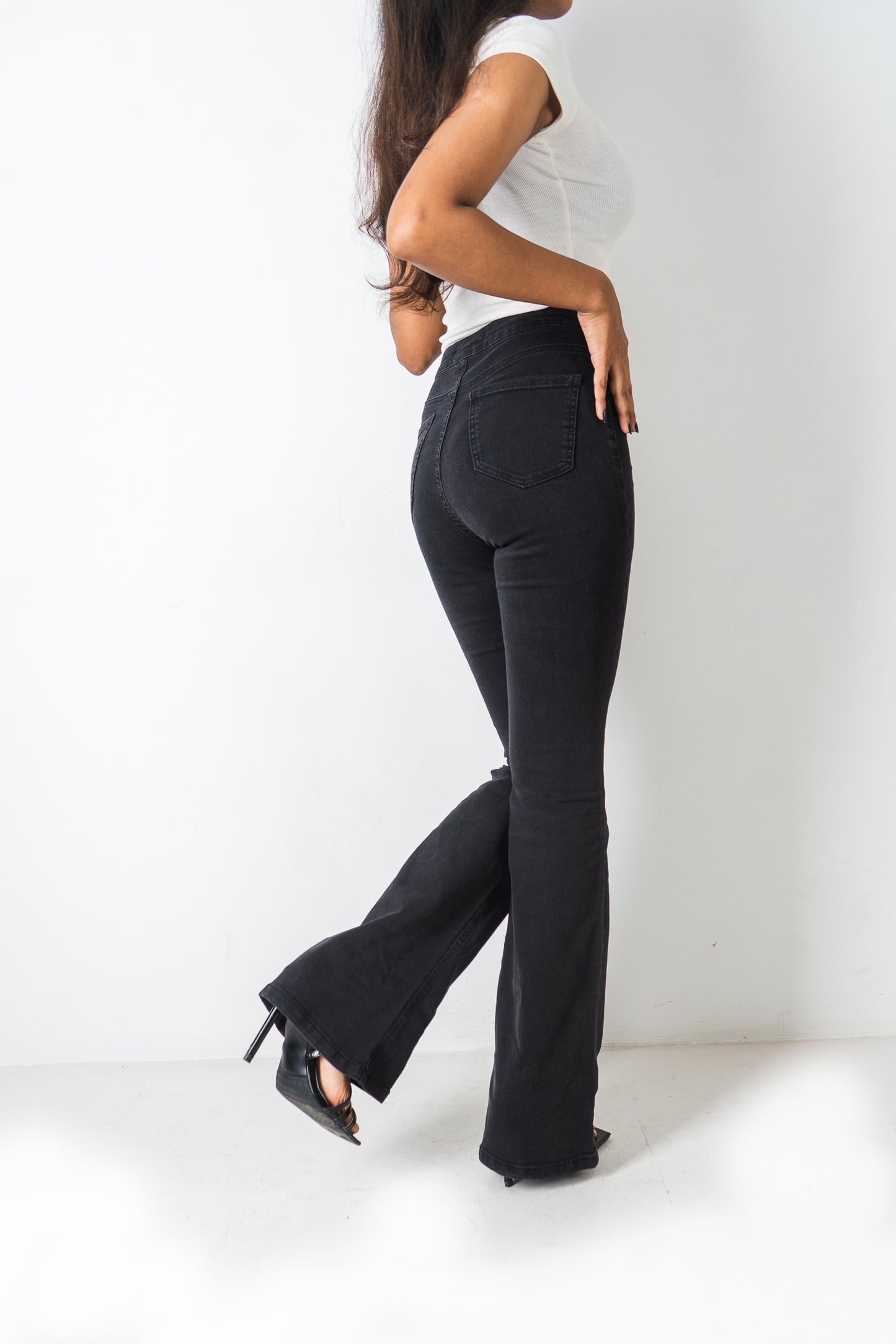 Flared Jeans - Bootcut - High Waist Black Denim