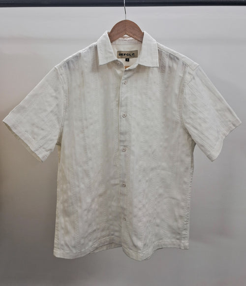 Short-Sleeve Boxy Shirt  - Off White Textured