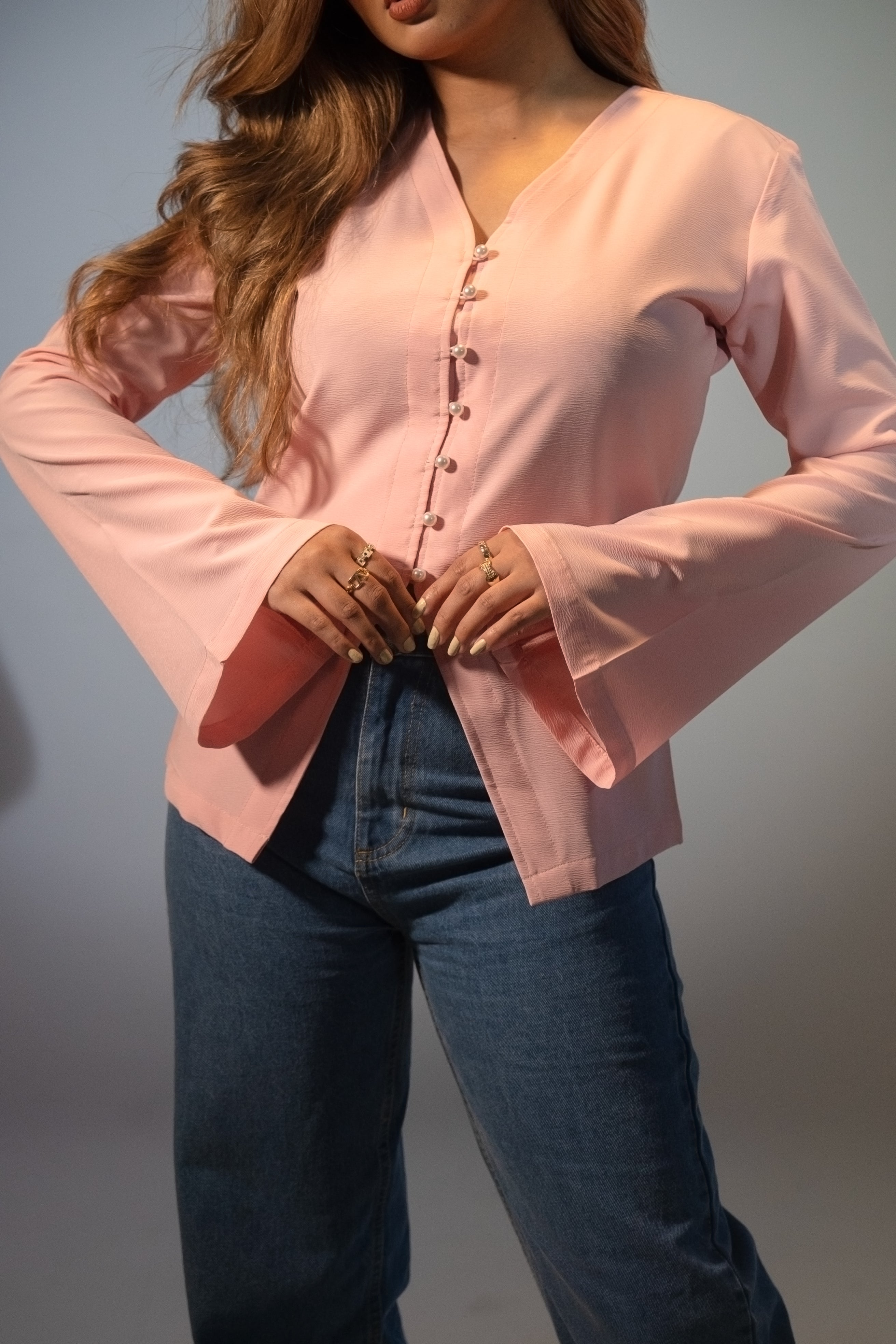 মহিলাদের জন্য ভি- নেক ফ্লেয়ার্ড টপ - স্ট্রবেরি ক্রিম