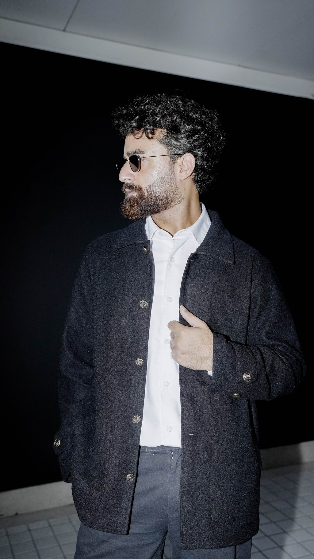 Kieran Coat Deluxe for Men - Noir  - Decorative Golden Buttons