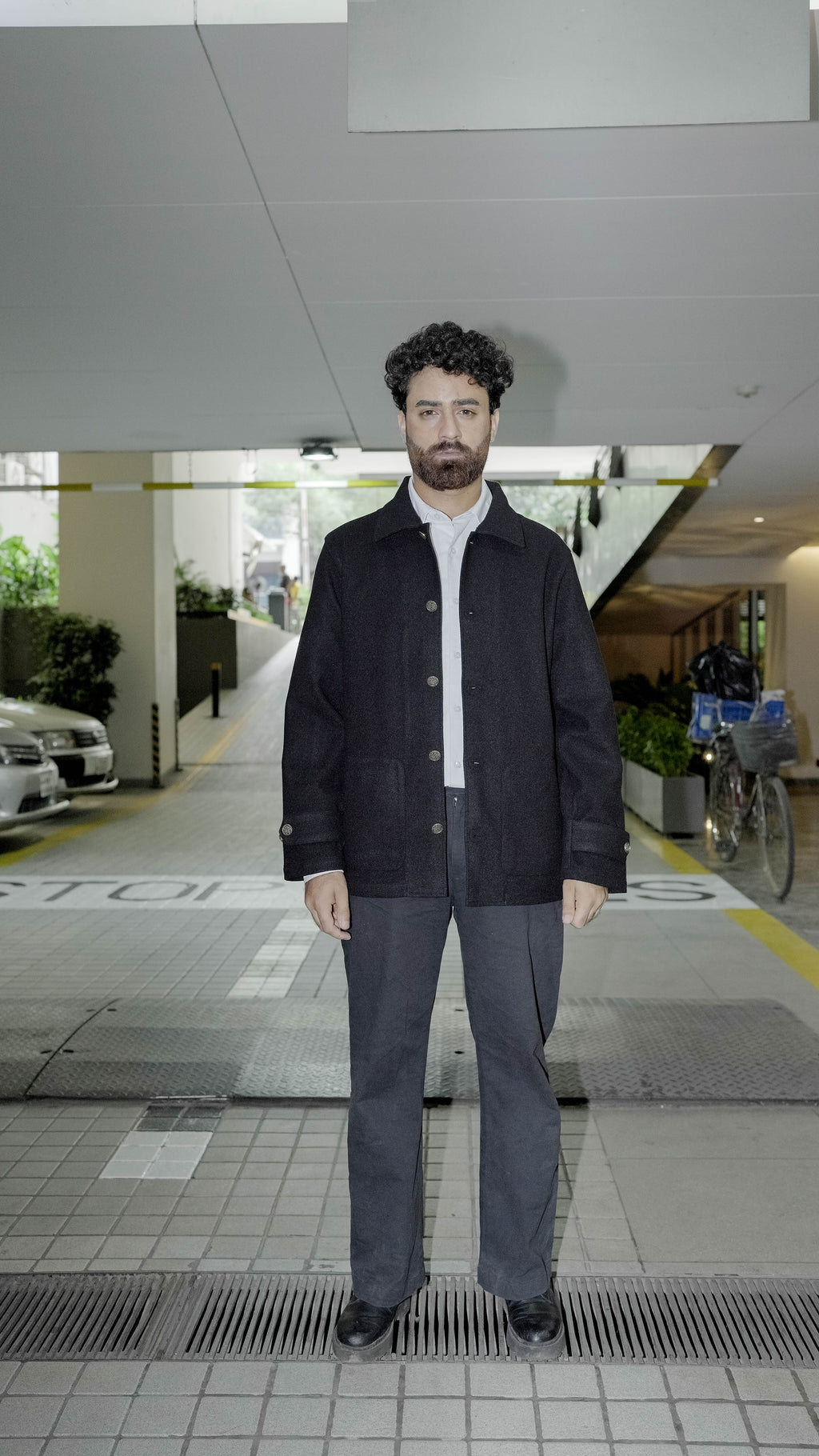 Kieran Coat Deluxe for Men - Noir  - Decorative Golden Buttons