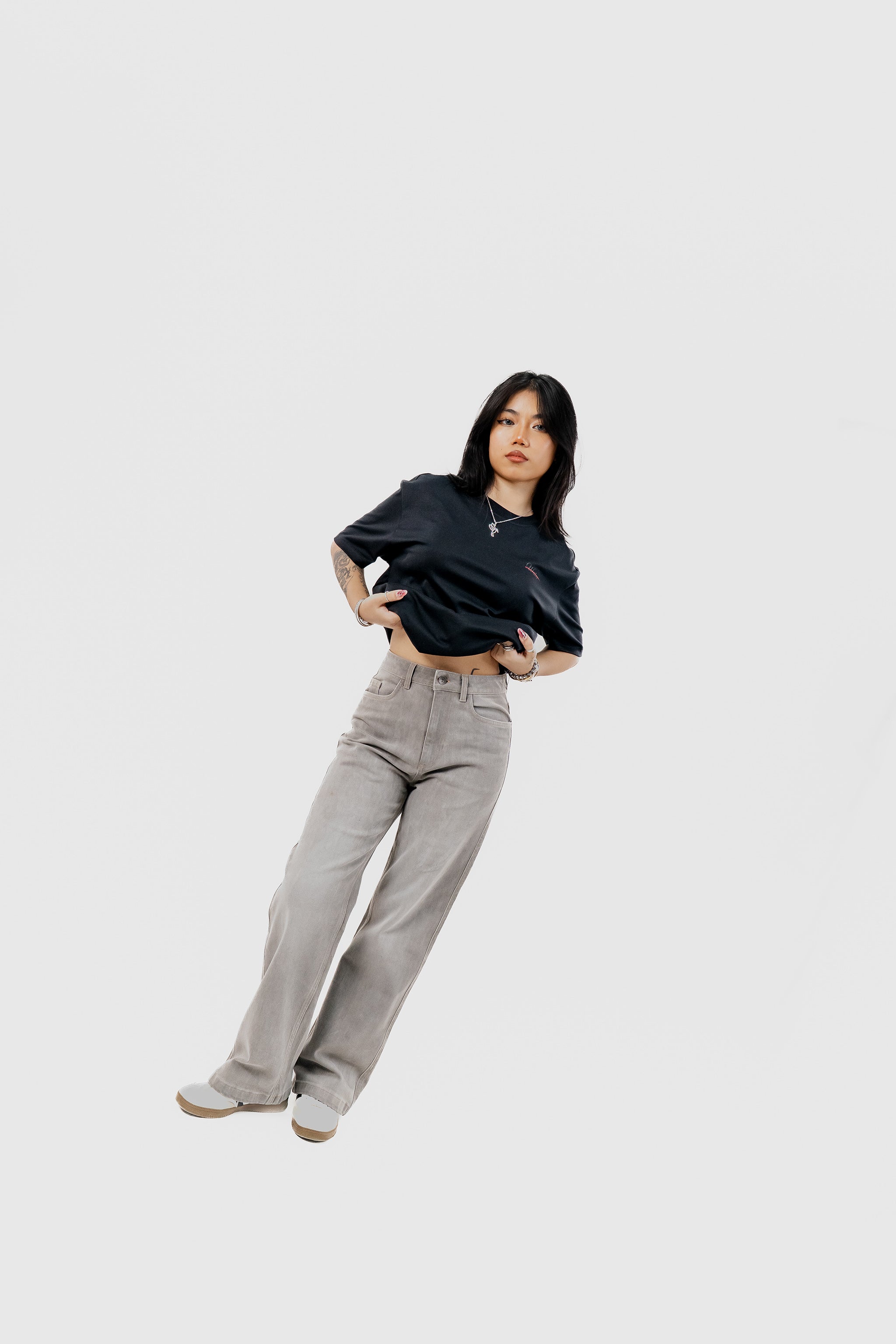Water Repellent T-Shirt -上質 Japanese Grade - Crew Neck - Black Tee for Women