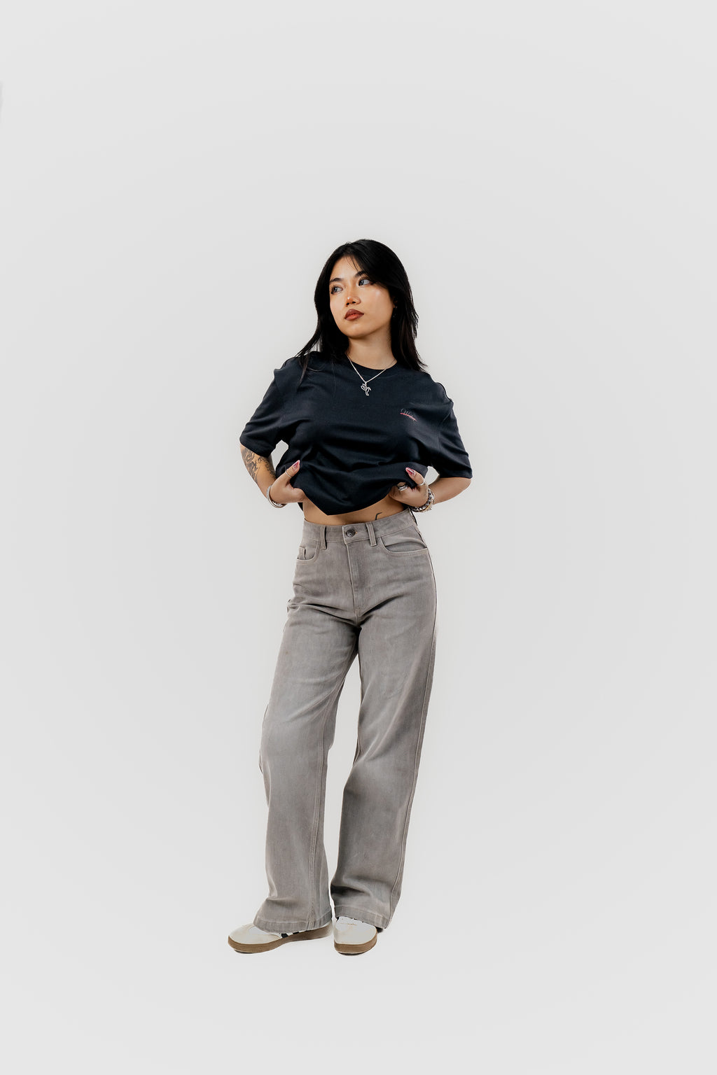 Water Repellent T-Shirt -上質 Japanese Grade - Crew Neck - Black Tee for Women