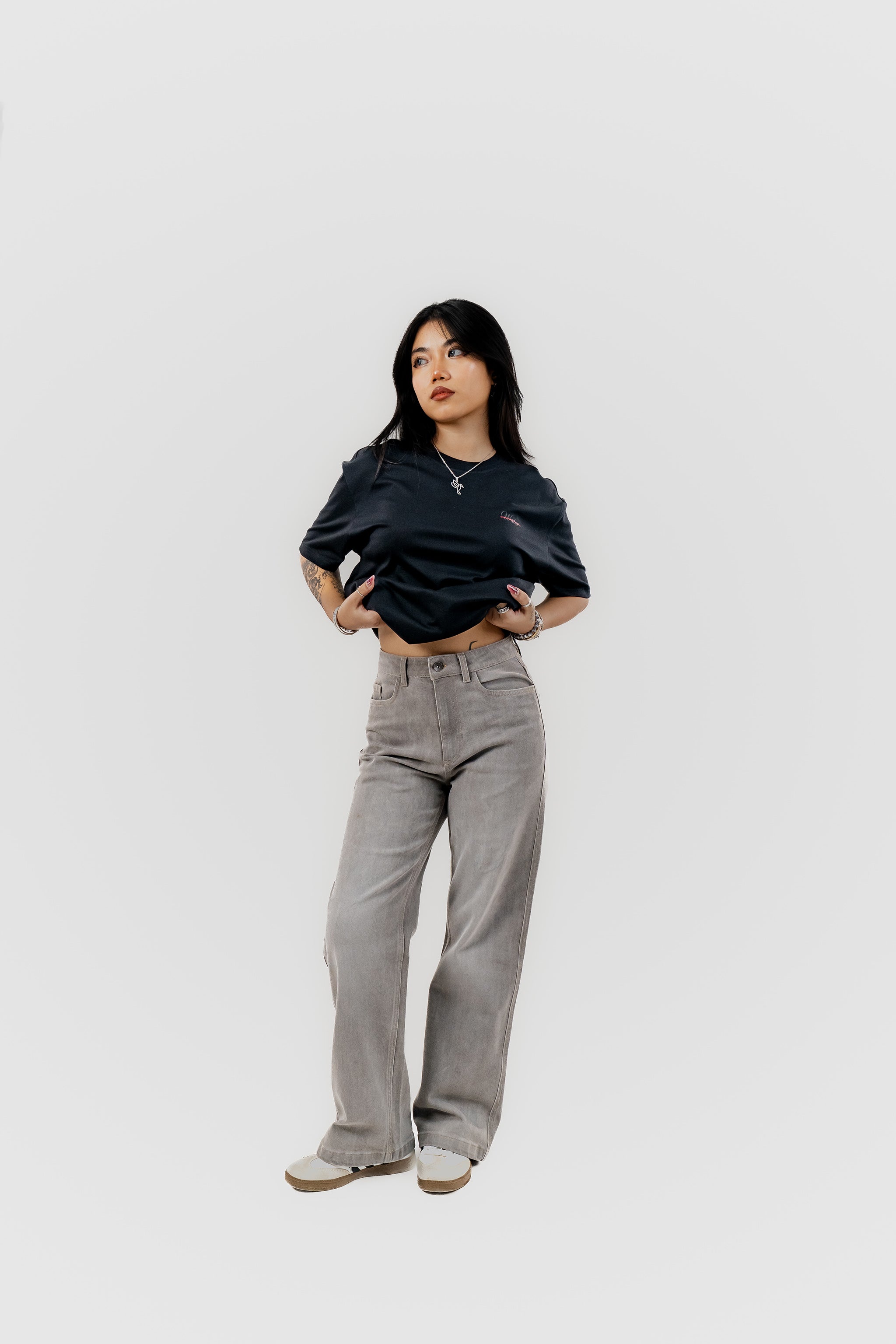 Water Repellent T-Shirt -上質 Japanese Grade - Crew Neck - Black Tee for Women