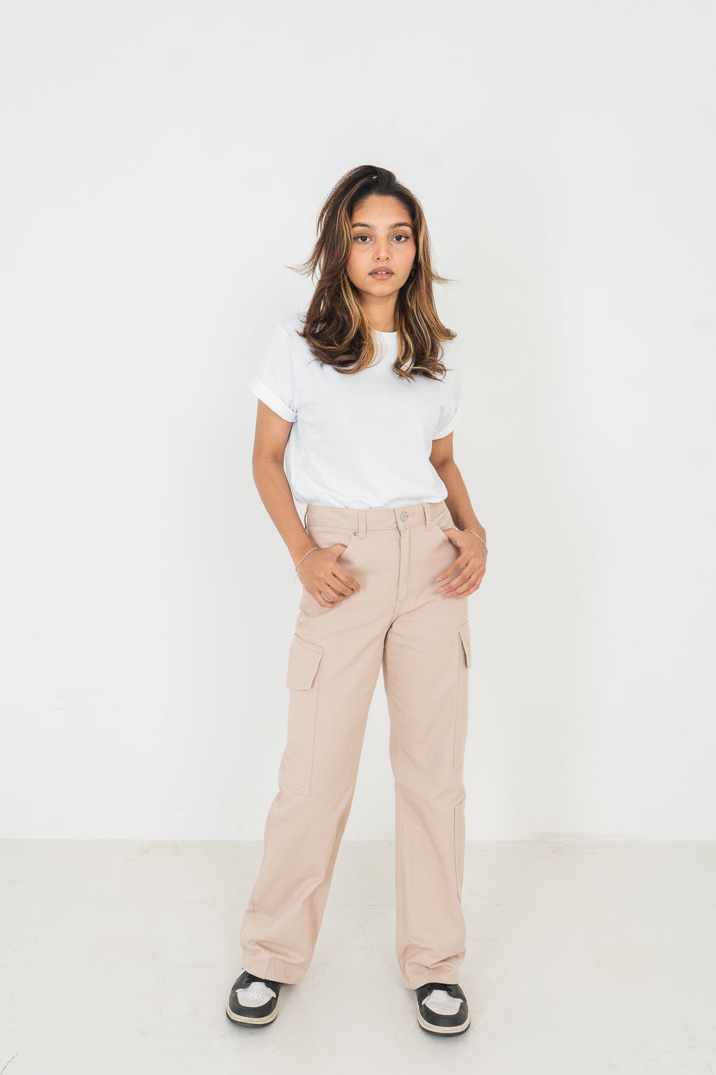 Straight Leg - Mid Rise - Cargo Pants - Beige