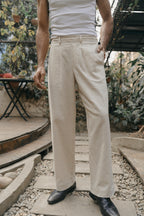 পুরুষদের জন্য প্লিটেড স্ট্রেইট লেগ প্যান্ট - কালো - লুজ ফিট 