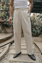 পুরুষদের জন্য প্লিটেড স্ট্রেইট লেগ প্যান্ট - কালো - লুজ ফিট 