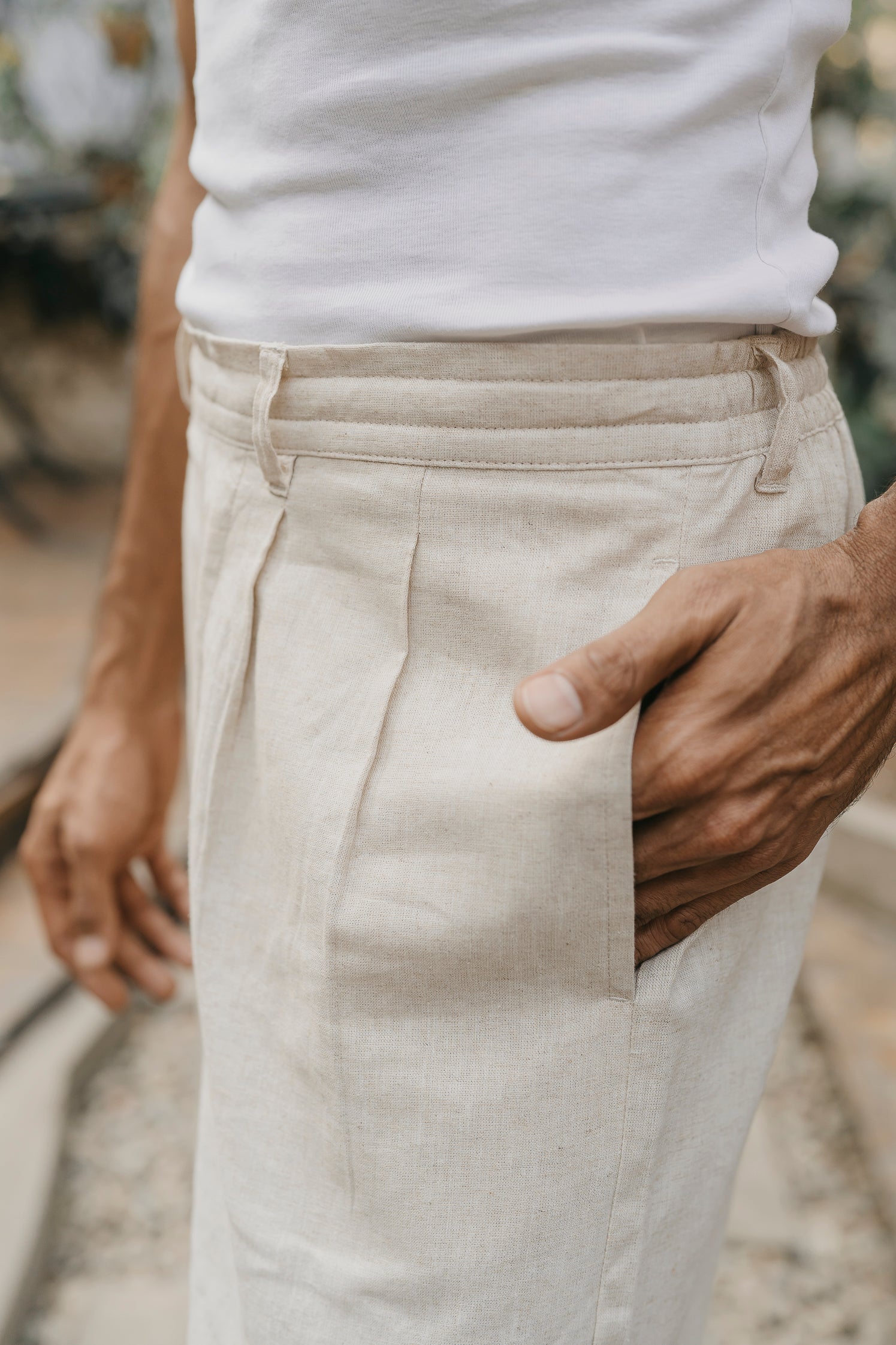 পুরুষদের জন্য প্লিটেড স্ট্রেইট লেগ প্যান্ট - কালো - লুজ ফিট 