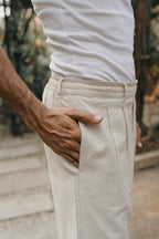 পুরুষদের জন্য প্লিটেড স্ট্রেইট লেগ প্যান্ট - কালো - লুজ ফিট 