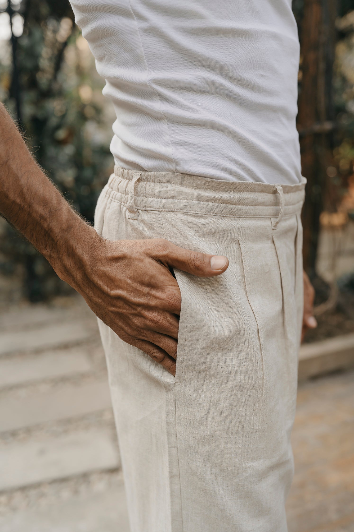 পুরুষদের জন্য প্লিটেড স্ট্রেইট লেগ প্যান্ট - কালো - লুজ ফিট 