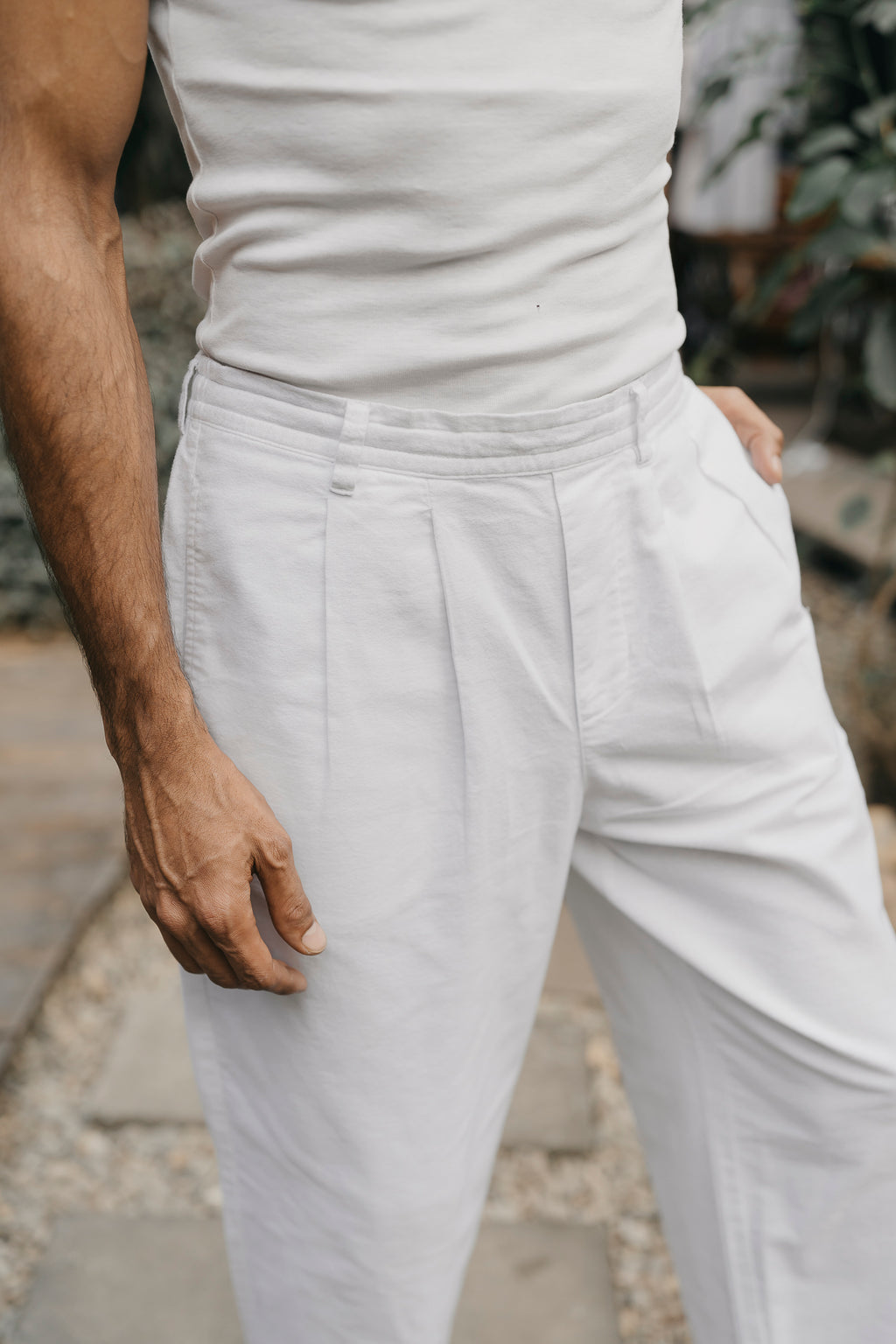 পুরুষদের জন্য প্লিটেড স্ট্রেইট লেগ প্যান্ট - কালো - লুজ ফিট 