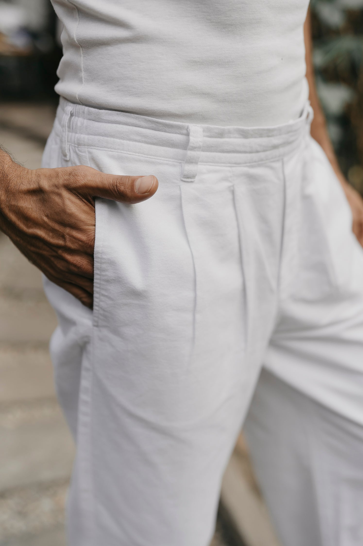 পুরুষদের জন্য প্লিটেড স্ট্রেইট লেগ প্যান্ট - কালো - লুজ ফিট 