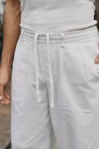 পুরুষদের জন্য প্লিটেড স্ট্রেইট লেগ প্যান্ট - কালো - লুজ ফিট 