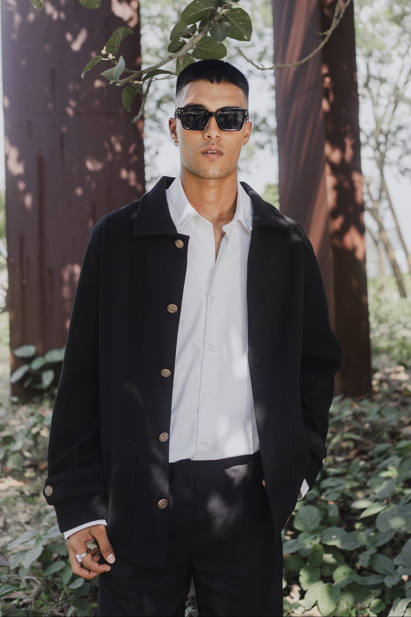 Kieran Coat Deluxe for Men - Noir  - Decorative Golden Buttons