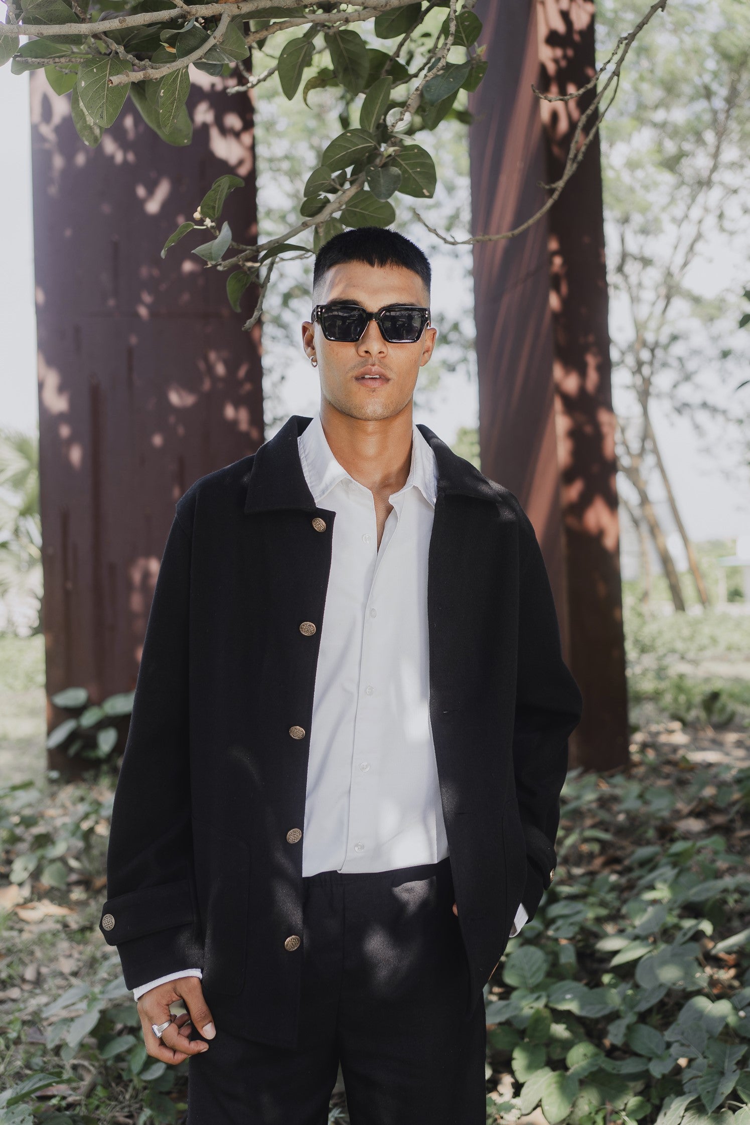 Kieran Coat Deluxe  - Noir  - Decorative Golden Buttons - Unisex