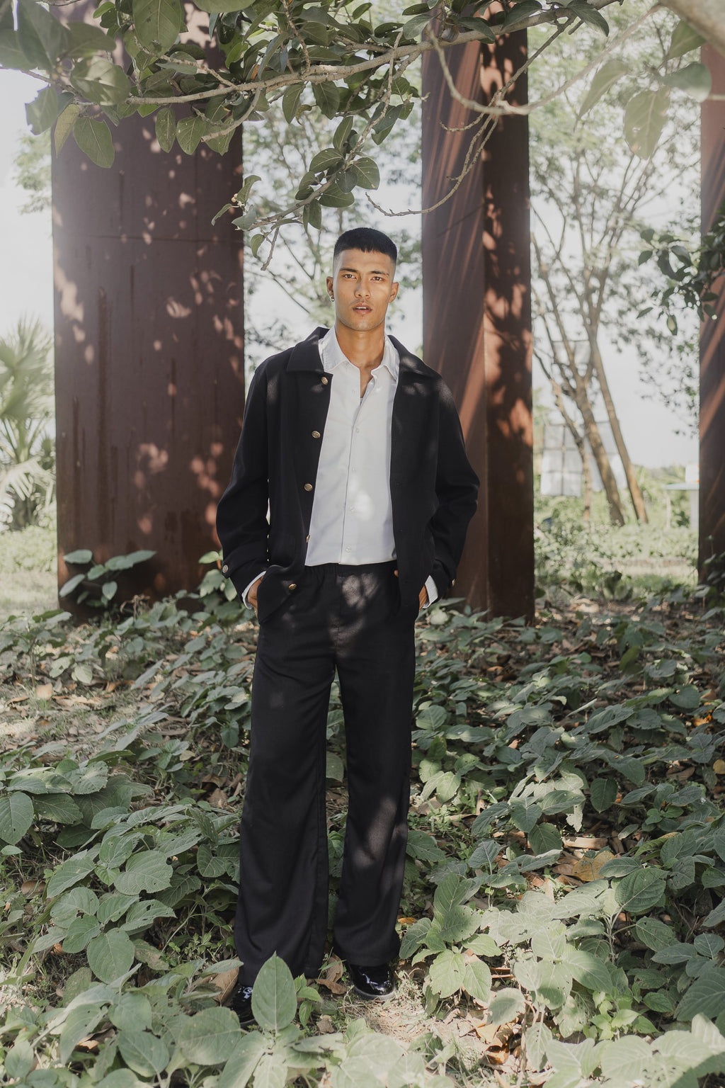 Kieran Coat Deluxe for Men - Noir  - Decorative Golden Buttons