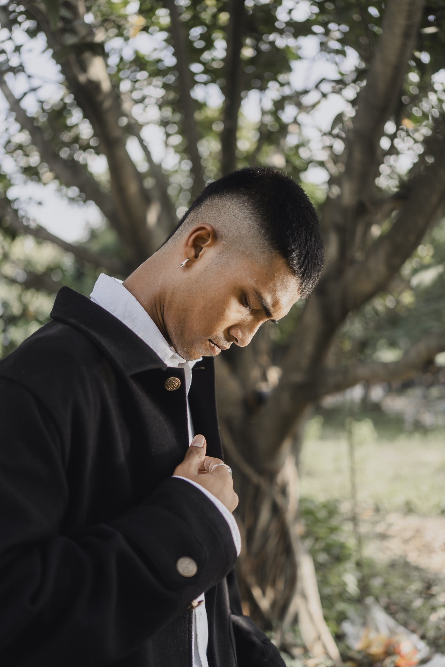 Kieran Coat Deluxe for Men - Noir  - Decorative Golden Buttons