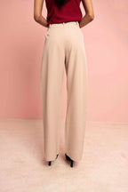 প্লিটেড হাই কোমর - মহিলাদের জন্য স্ট্রেইট লেগ প্যান্ট - হালকা বাদামী 