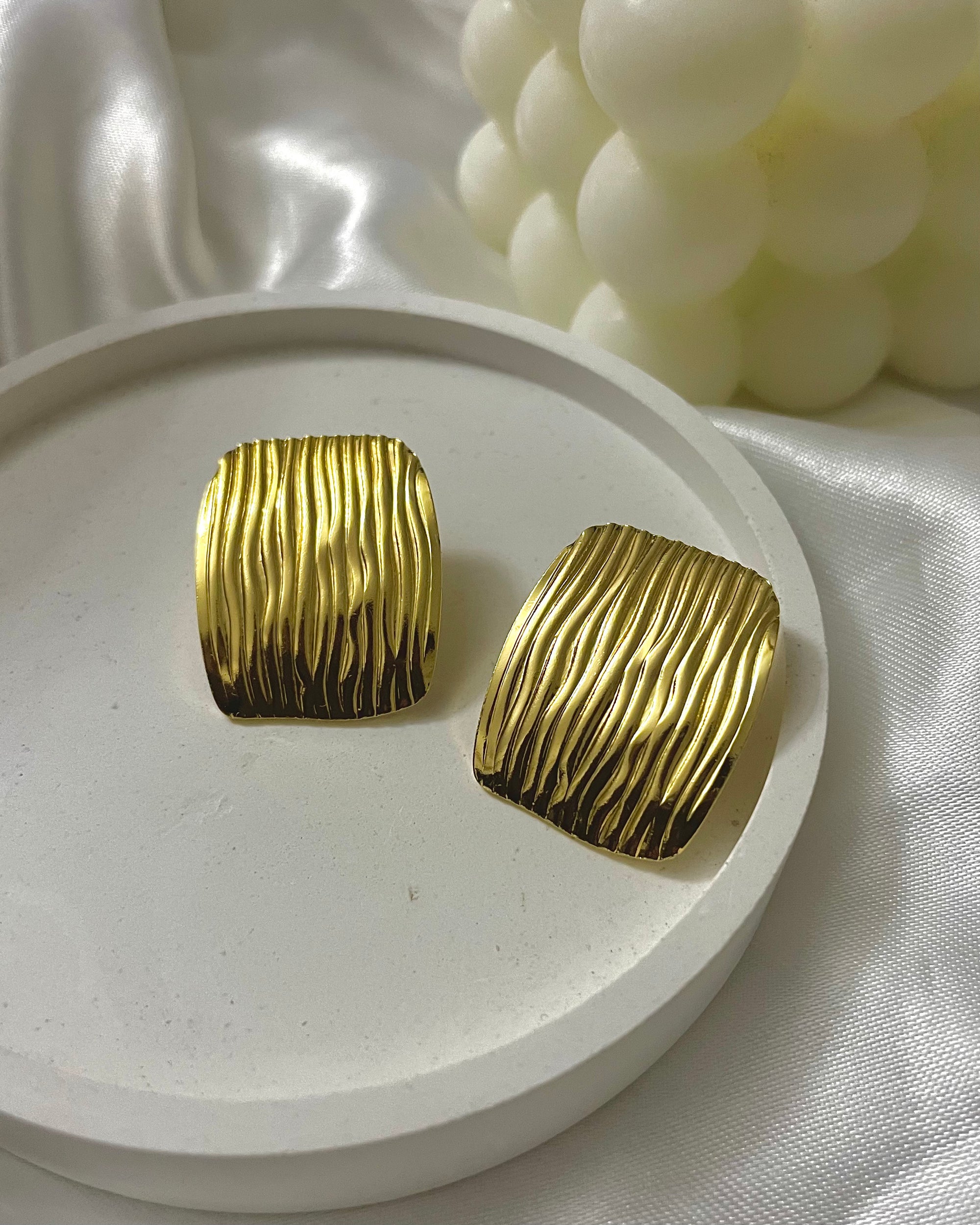 Textured Rectangular Stud