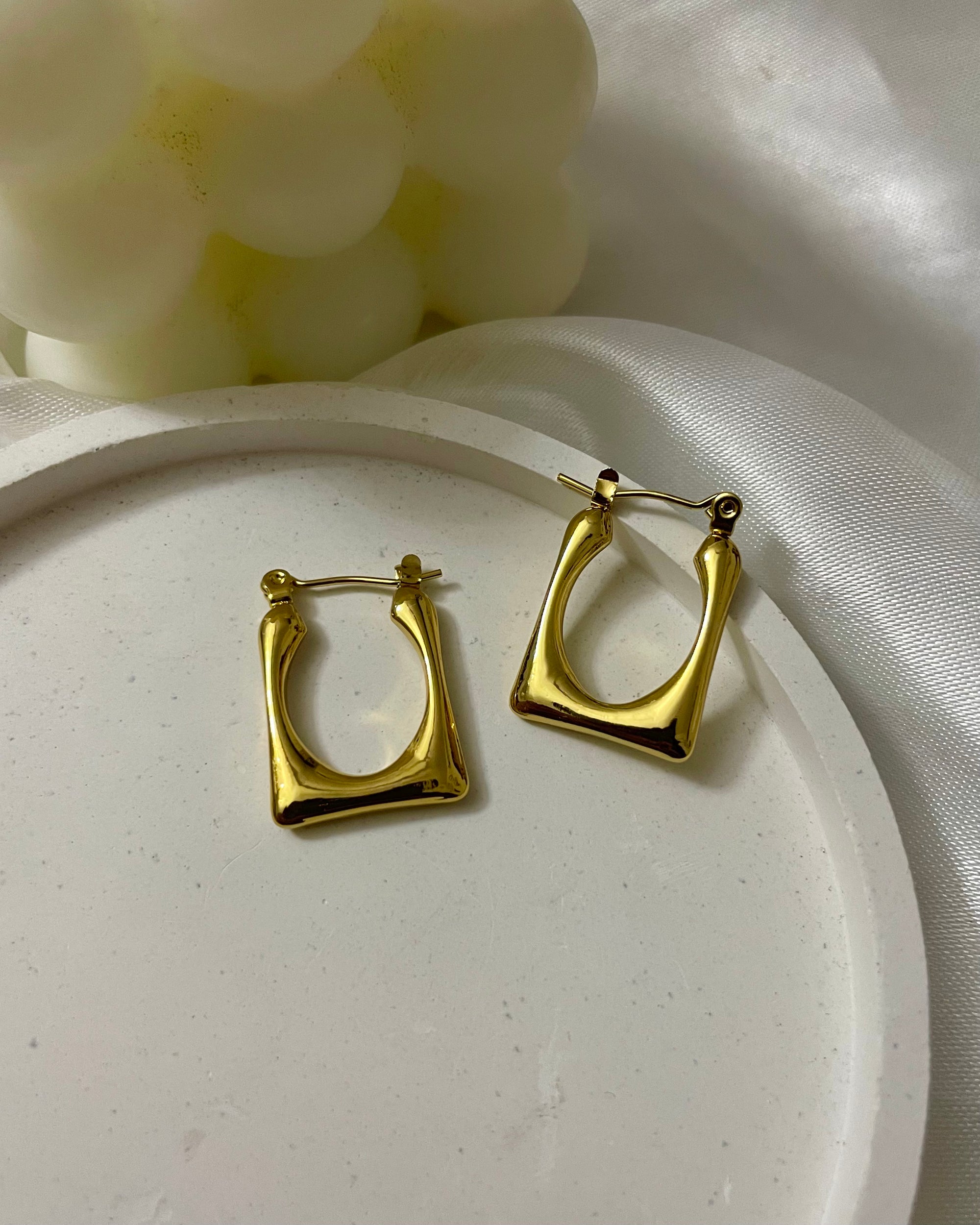 Mini Rectangular Hoop