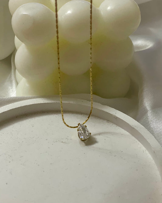 Dainty Water Drop Zircon Pendant