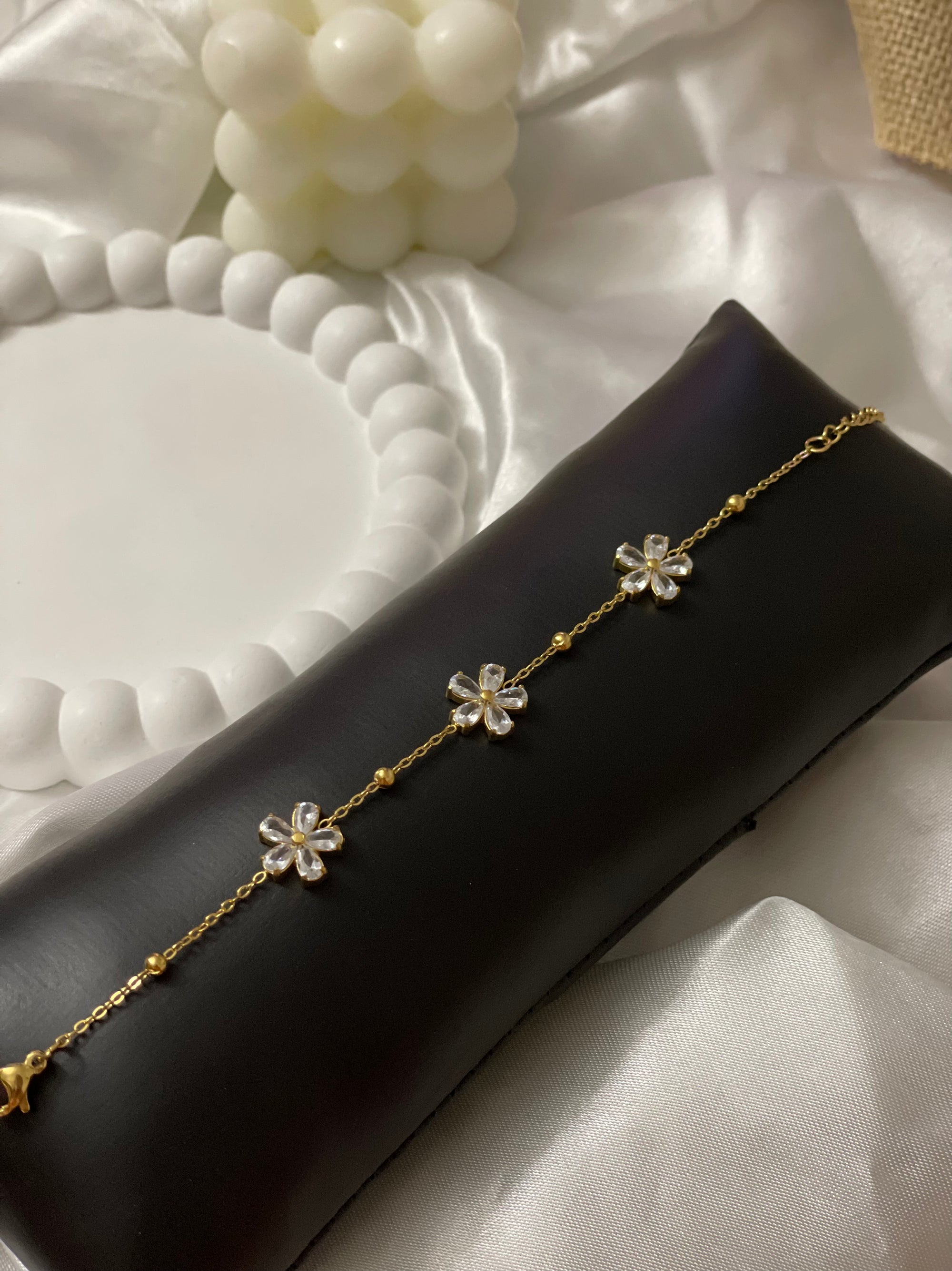 Zirconia Flower Petal Bracelet