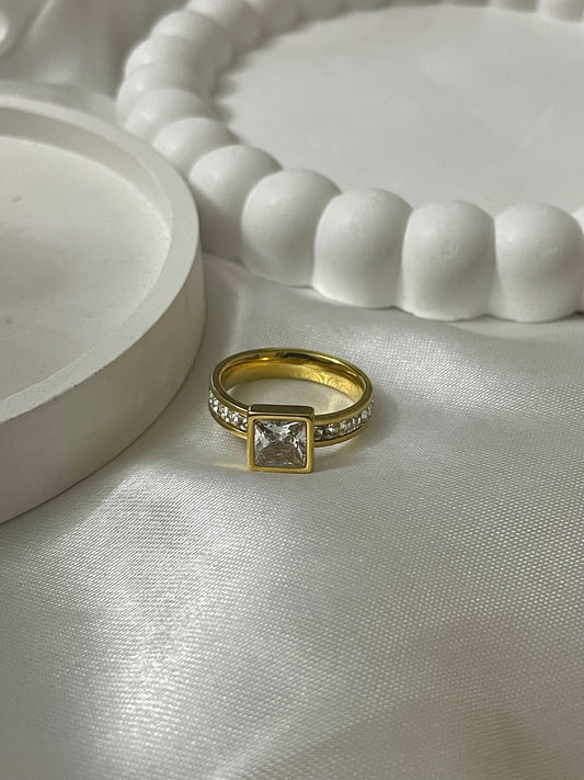 Gold Zircon Ring
