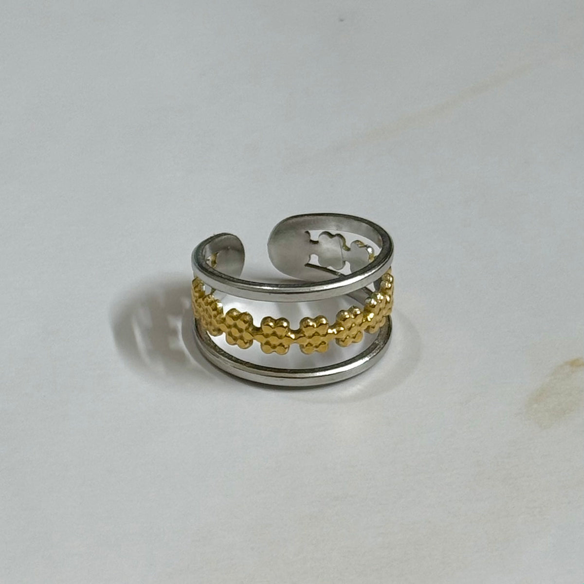 Flora Band Ring