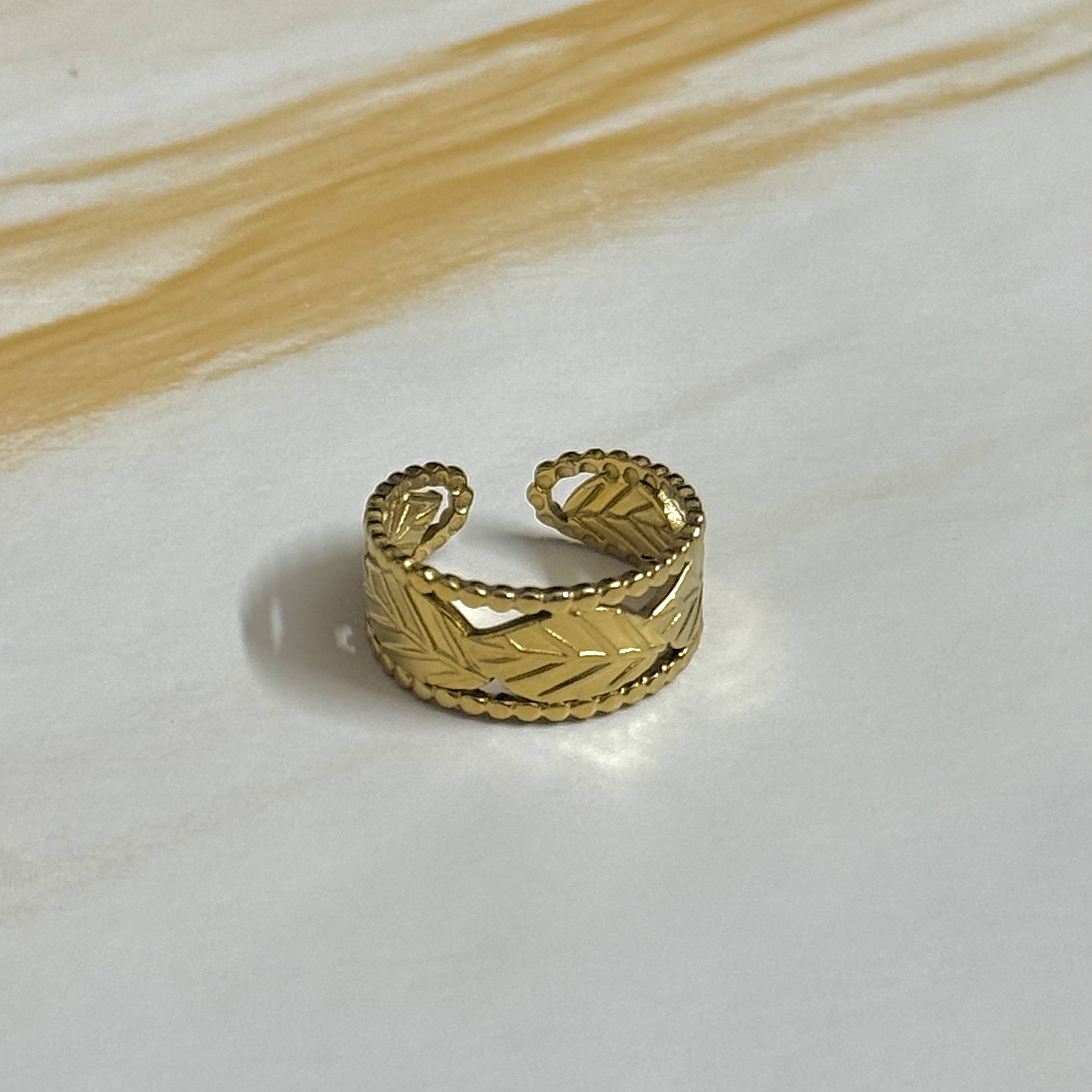 Garland Ring