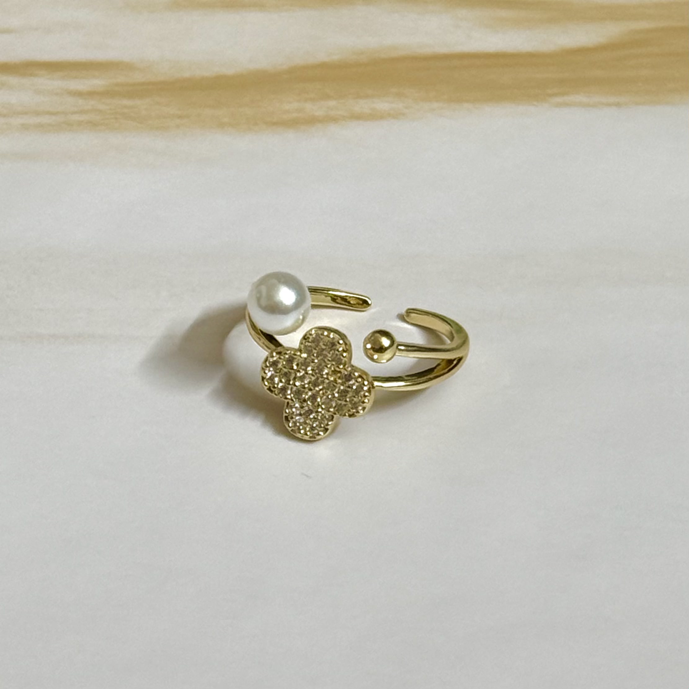 Clover Ring