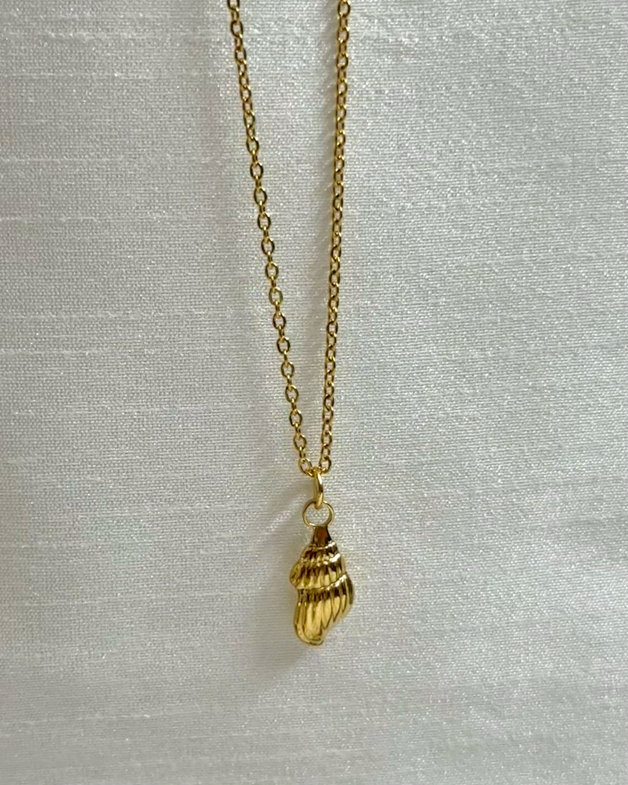 Tiny Shell Pendant