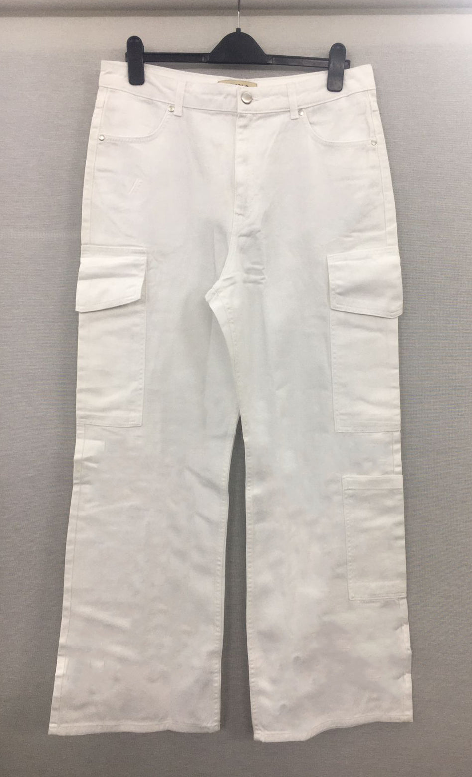 Straight Leg - Mid Rise - Cargo Pants - White