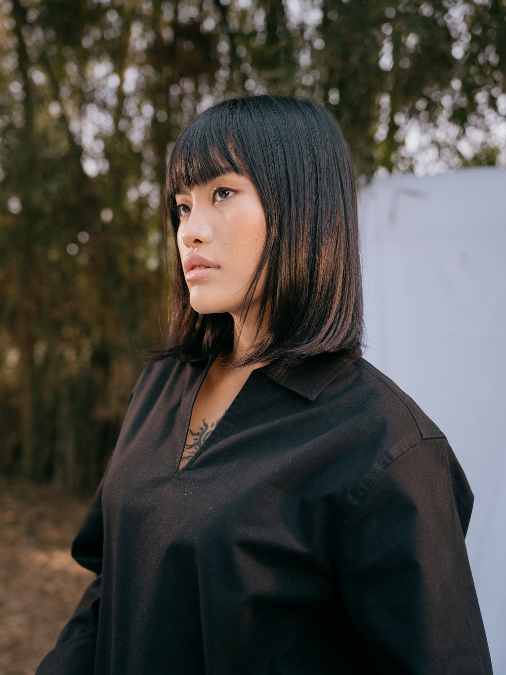 The Amalfi Shirt - Linen Effect V-Placket - Black - Unisex