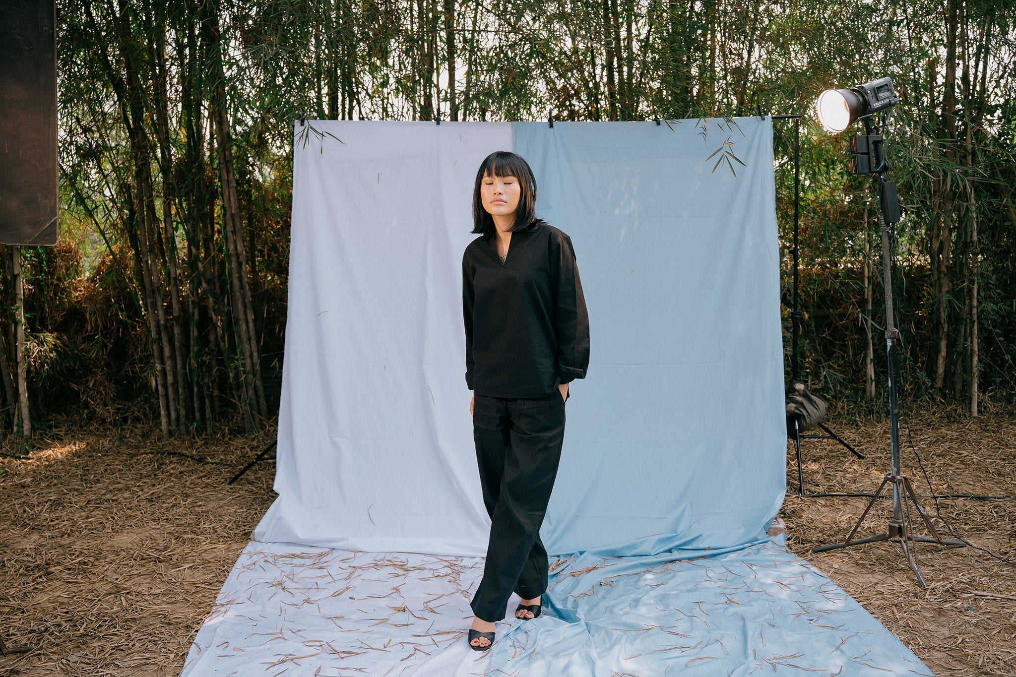 The Amalfi Shirt - Linen Effect V-Placket - Black - Unisex