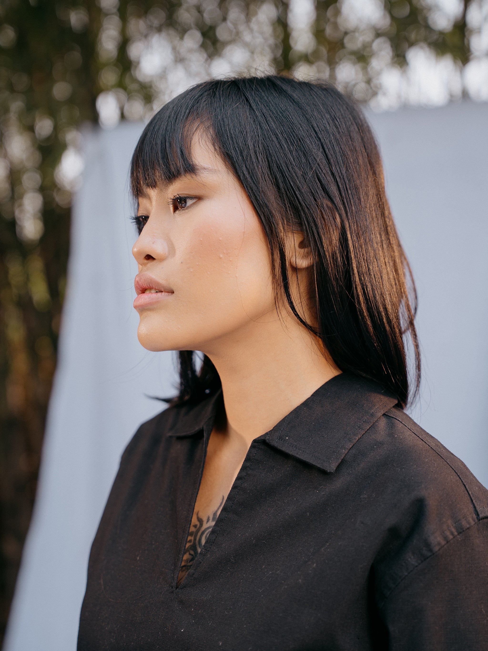 The Amalfi Shirt - Linen Effect V-Placket - Black - Unisex