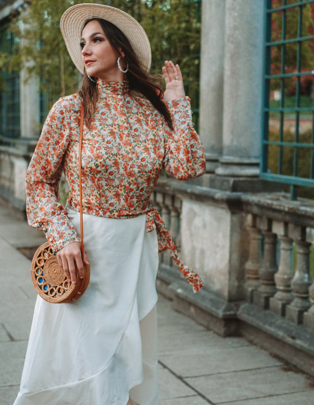 Bsidd Loves Beautiful knotty floral top attached to a solid off white skirt 6