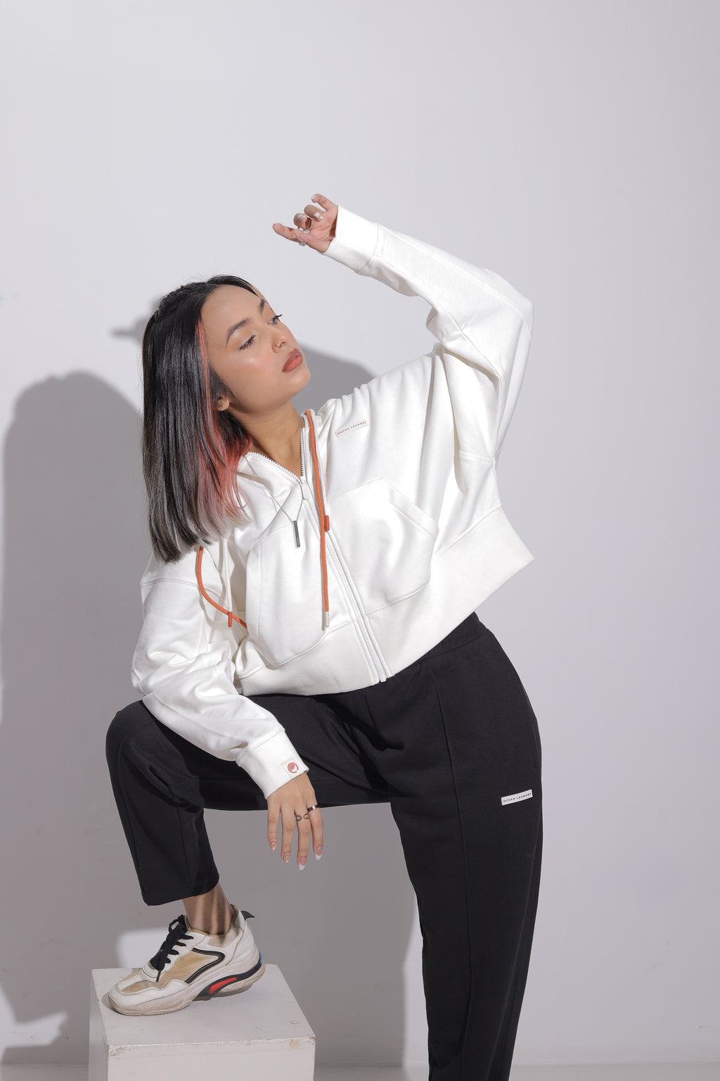 Tree Women's Cropped Hoodie Zip- Vintage White