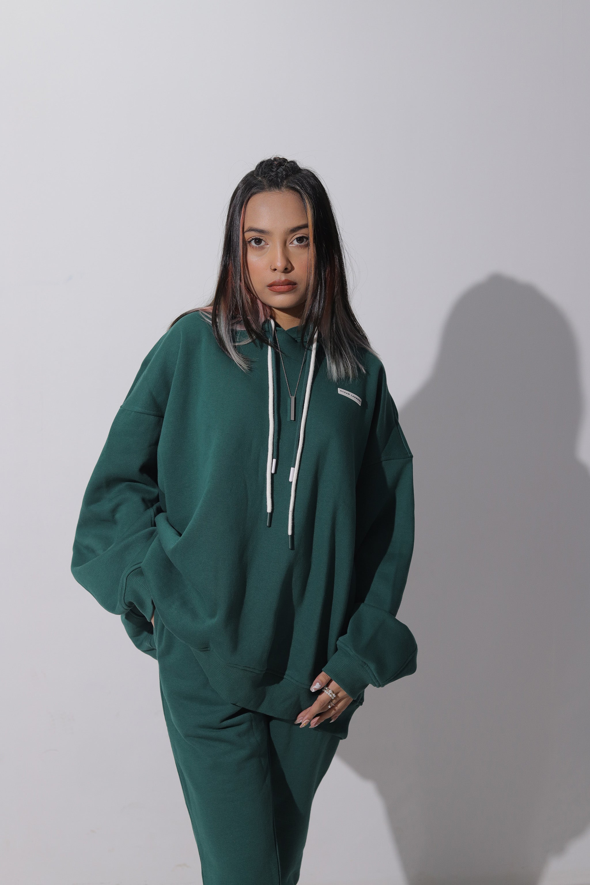 মহিলাদের জন্য ওক ওভারসাইজ হুডি - বোটানিক্যাল গ্রিন